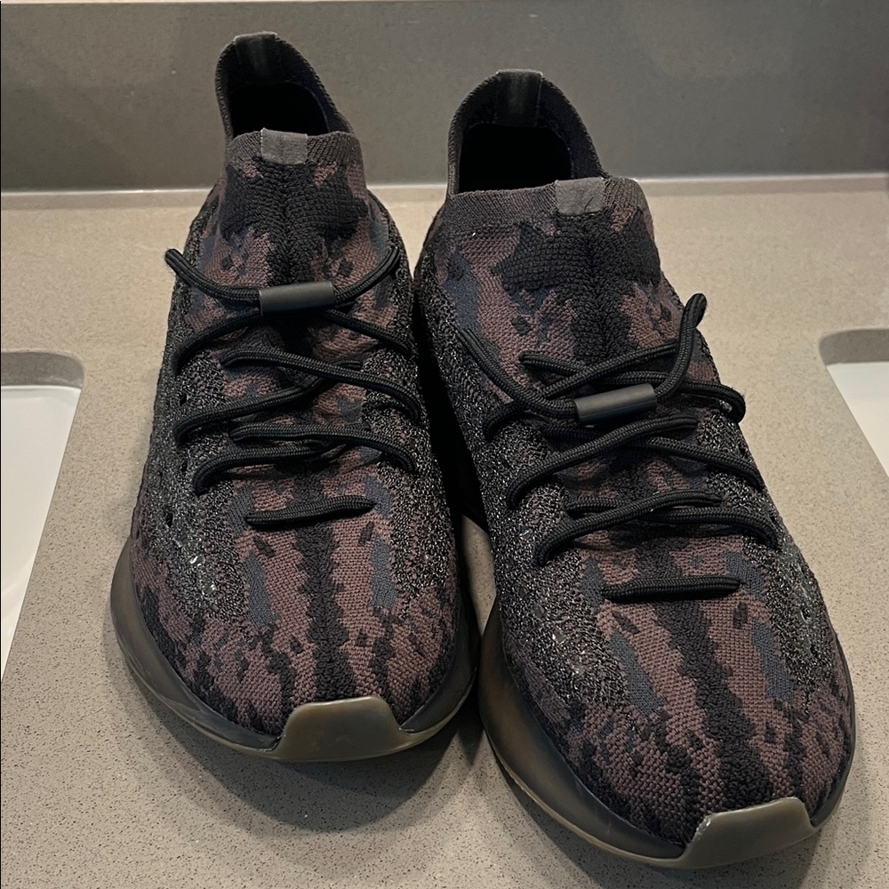 Men’s Adidas Yeezy Boost 380 Onyx - Picture 2 of 13